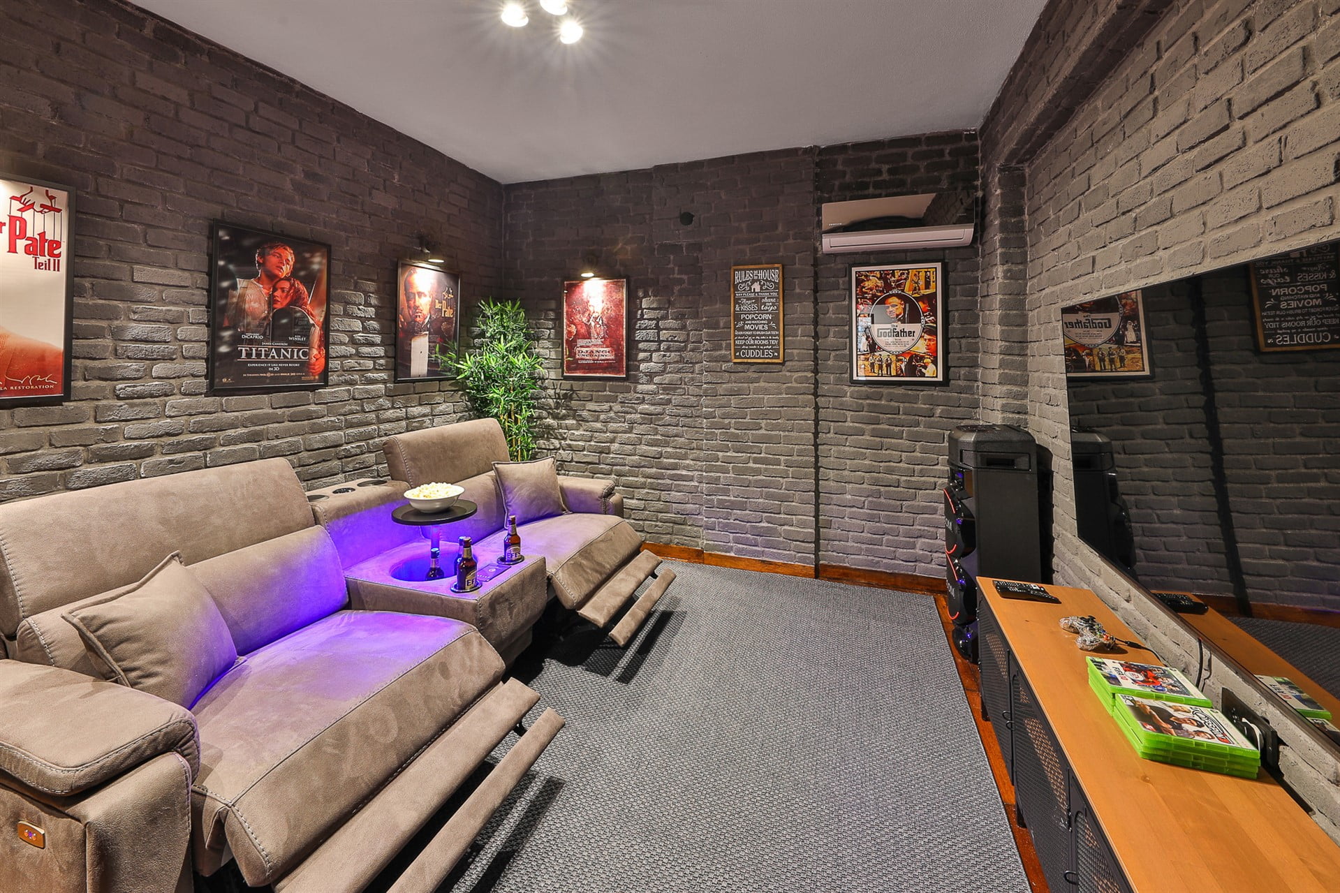 Villa Porto Kalkan cinema room